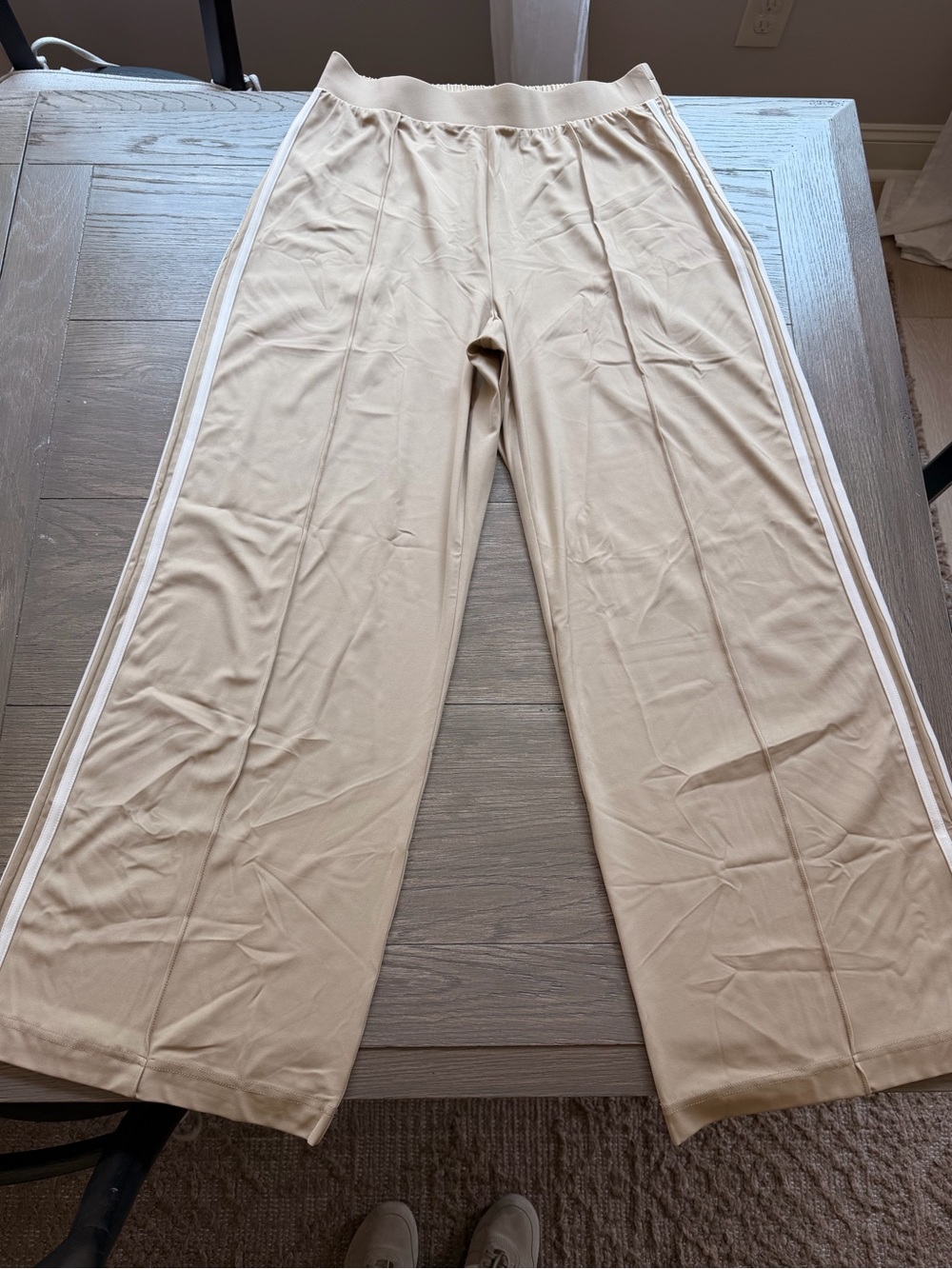 Lou & Grey Cream Wide-Leg Track Pants with White Side Stripes
